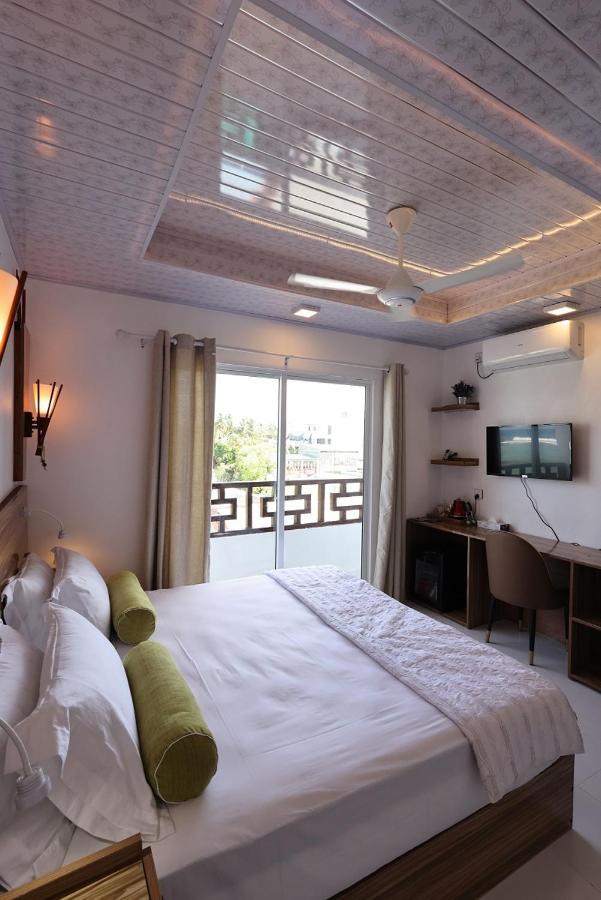 Hotel Batuta Maldives Fourson Thulusdhoo Exterior foto
